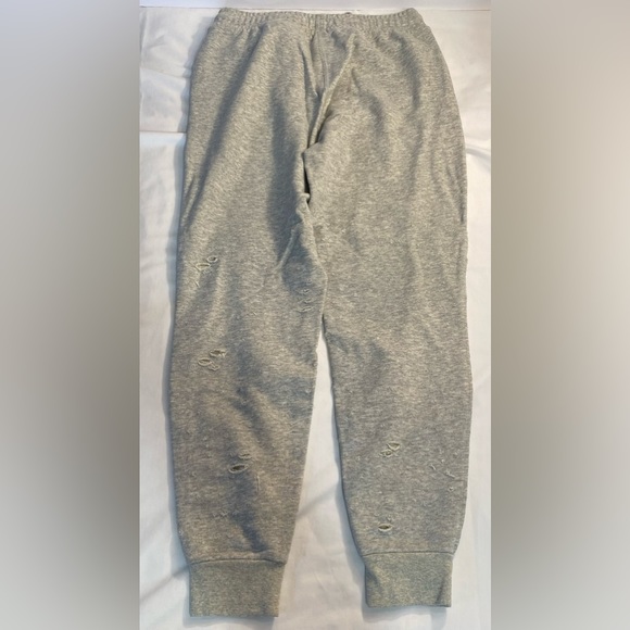 Alo Yoga Fierce Sweatpant Dove Grey Large never worn NWOT - Picture 3 of 10